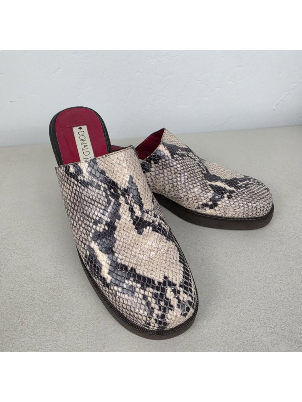 Donald J Pliner Size 8N Leather Mules Snakeskin Heel Closed Toe Beige Black - Picture 10 of 12